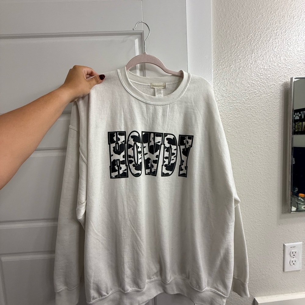 White 'Howdy' Sweatshirt